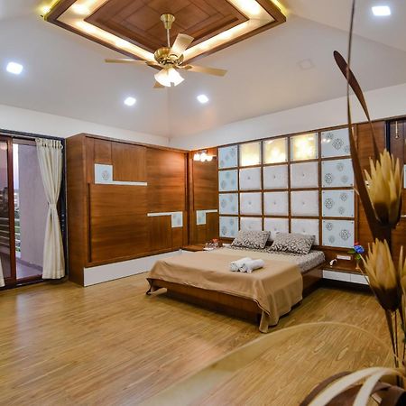 Lifeline Villas - Luxurious Taraangan 4 Mountain View Villa With Biggest Pool And Huge Open Area Lonavala Kültér fotó