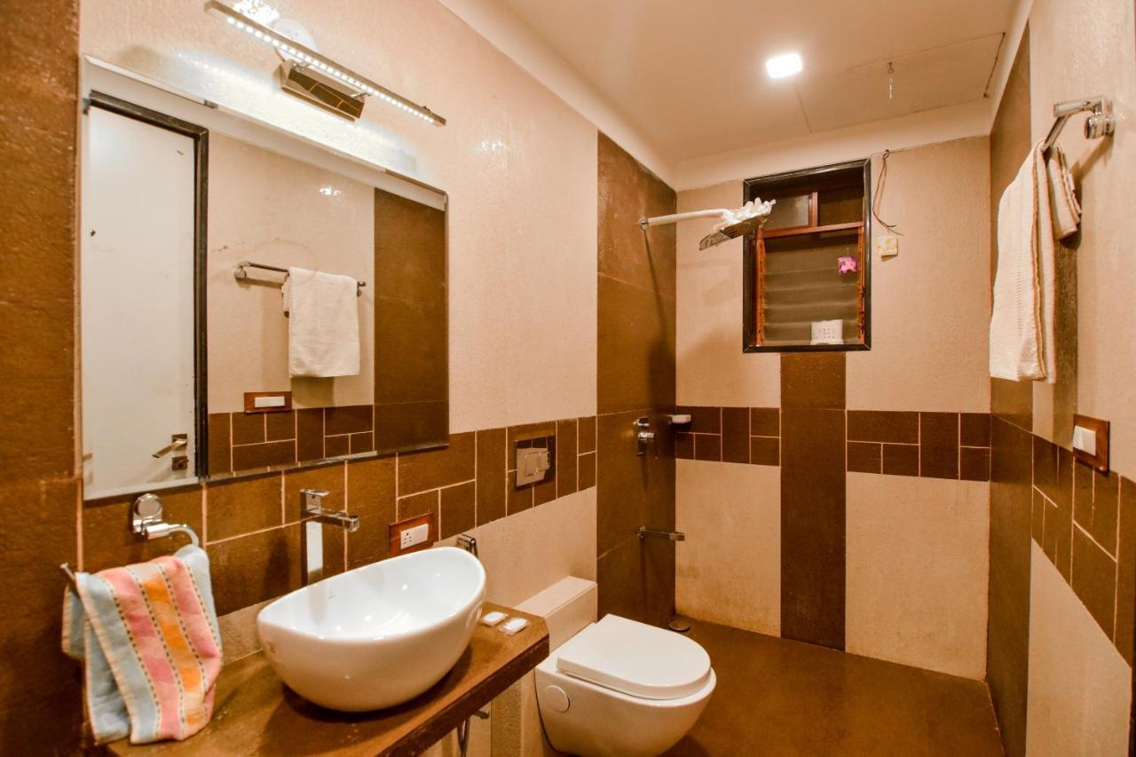 Lifeline Villas - Luxurious Taraangan 4 Mountain View Villa With Biggest Pool And Huge Open Area Lonavala Kültér fotó