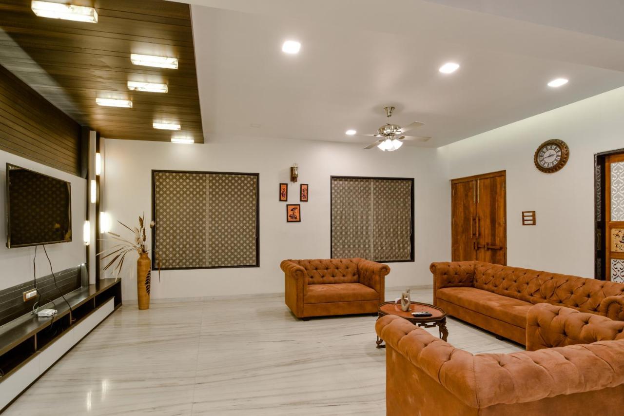 Lifeline Villas - Luxurious Taraangan 4 Mountain View Villa With Biggest Pool And Huge Open Area Lonavala Kültér fotó