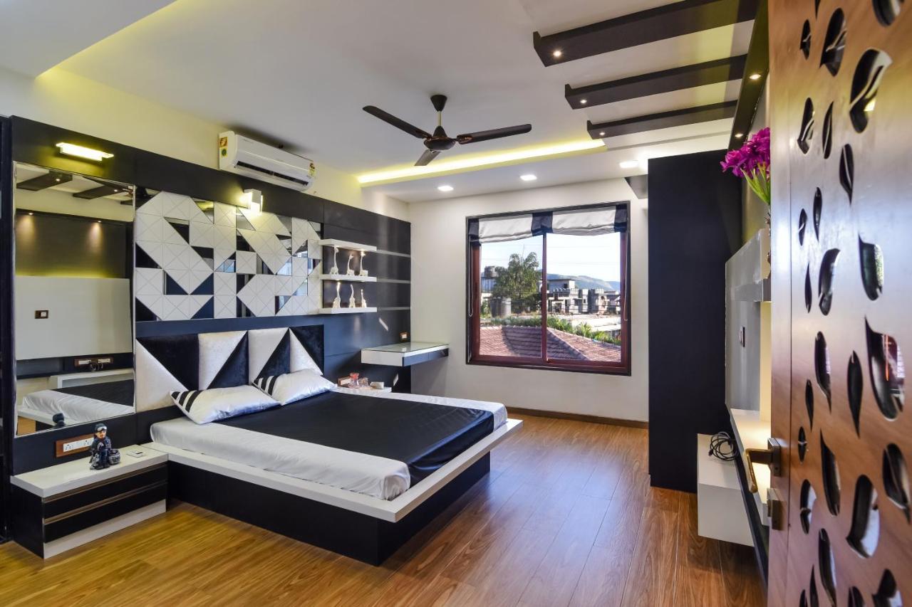 Lifeline Villas - Luxurious Taraangan 4 Mountain View Villa With Biggest Pool And Huge Open Area Lonavala Kültér fotó